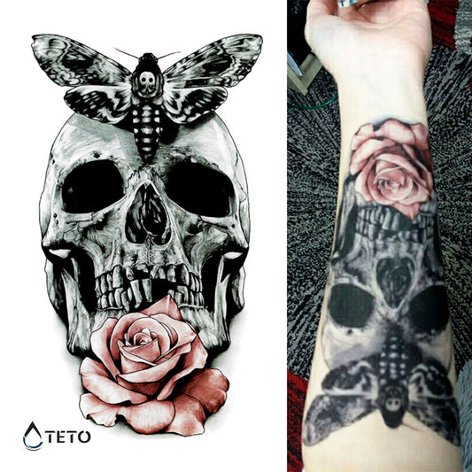 Calavera con rosa y mariposa