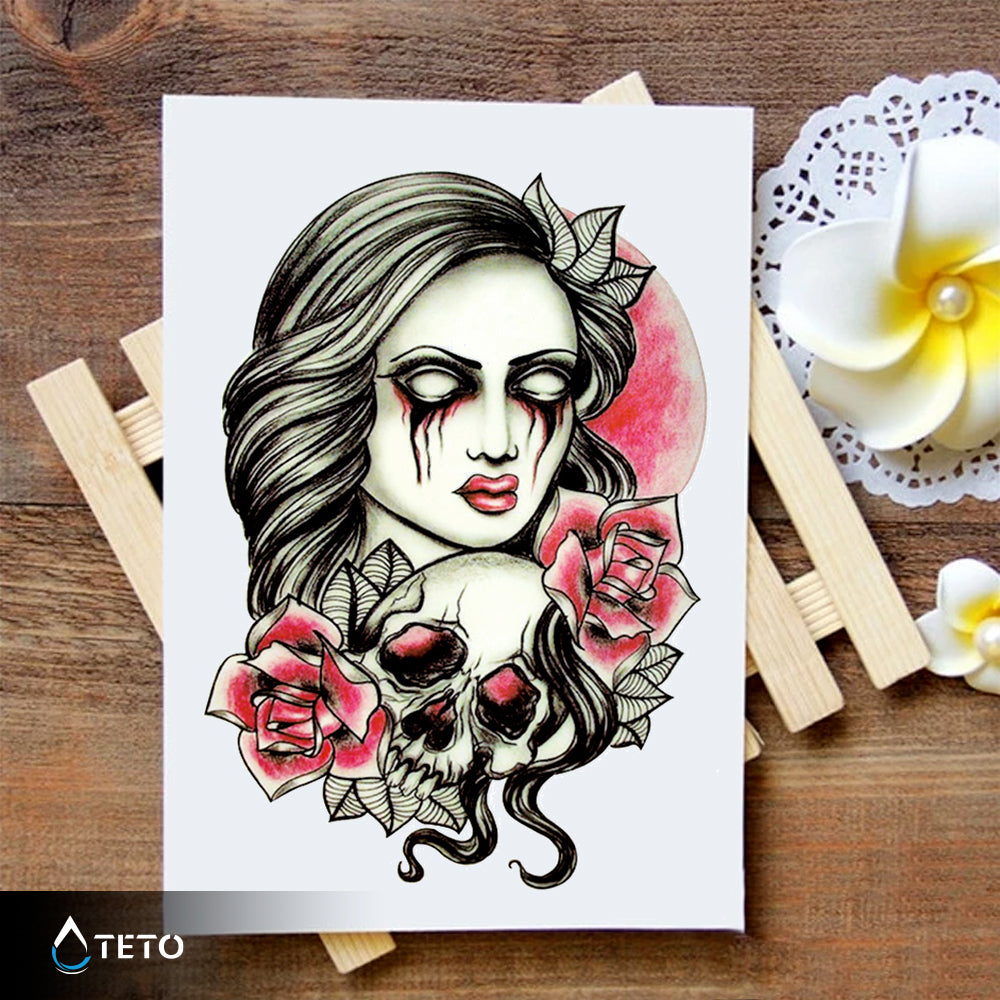 Retrato de una mujer con una calavera