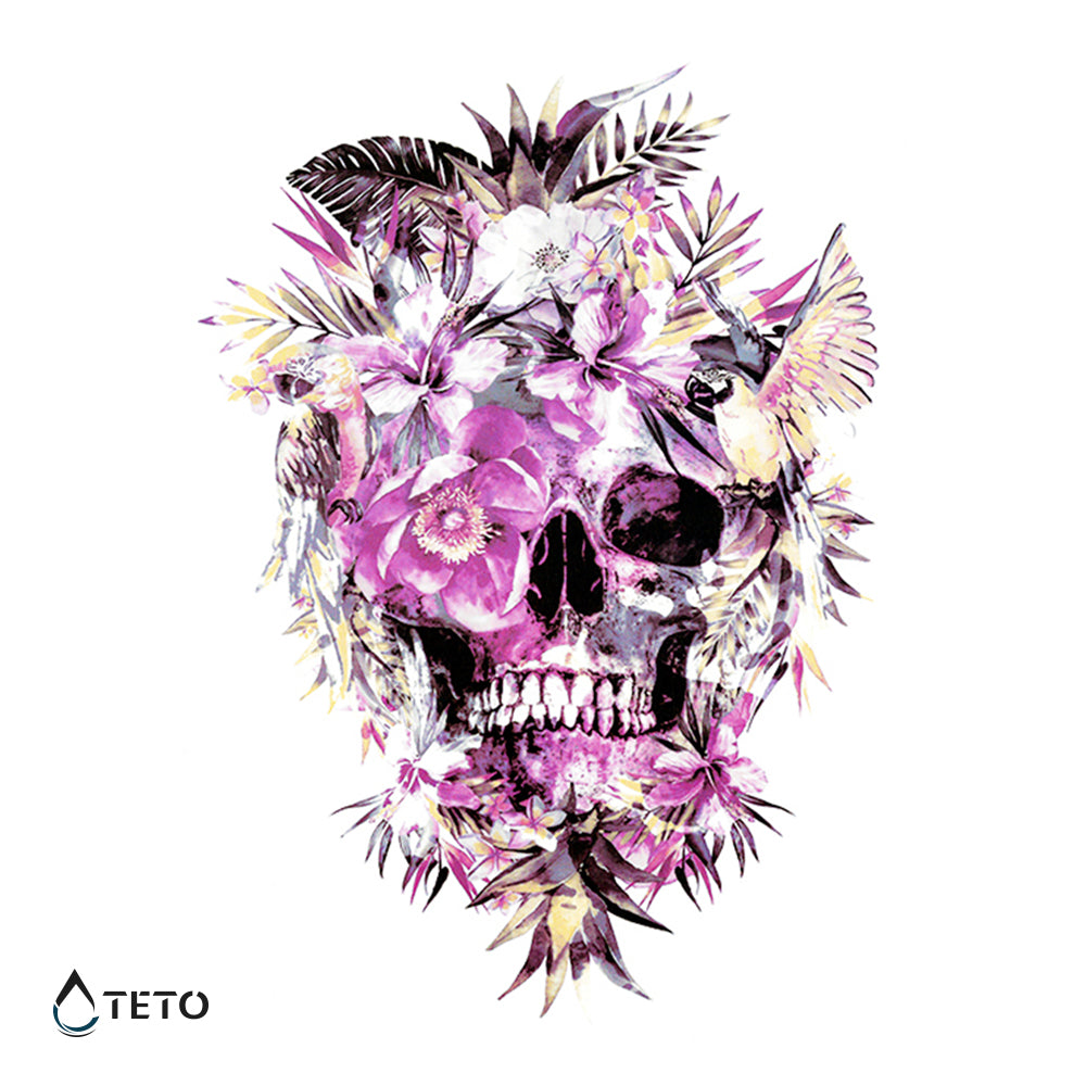 Calavera con flores rosadas