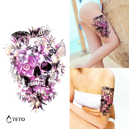 Calavera con flores rosadas